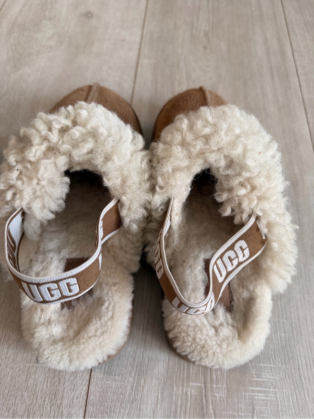 UGG Kids Chestnut and Cream Shearling Slip-On Slippers
